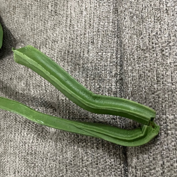 Faux Monstera Leaf - Picture 2 of 4